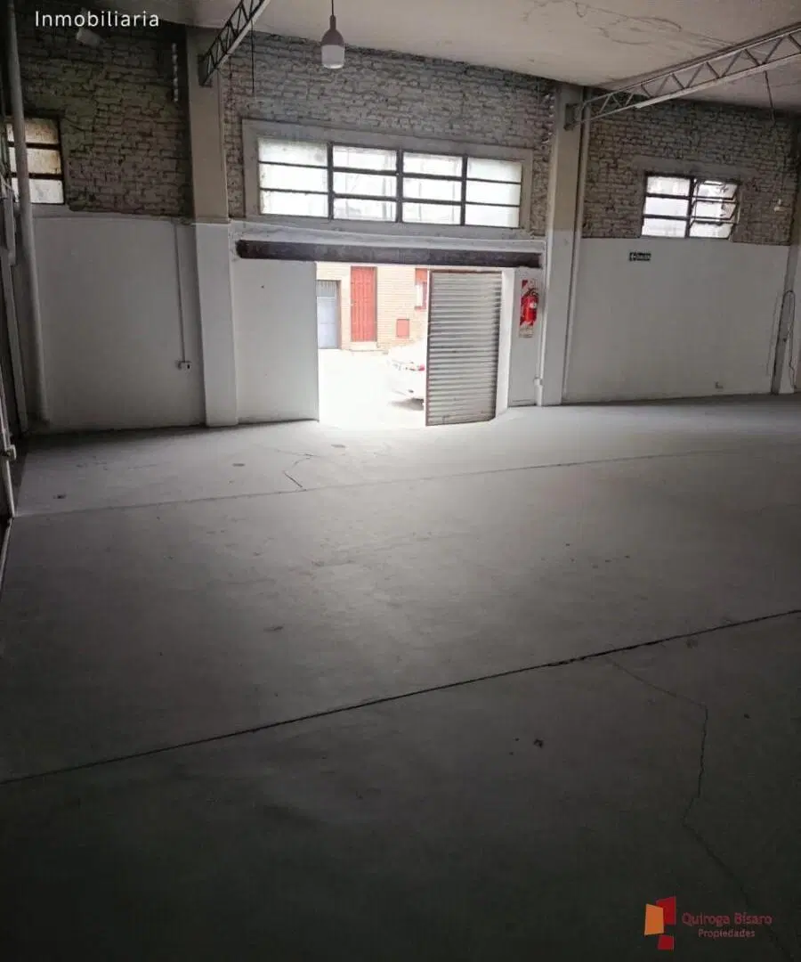 ALQUILER | B° Villa Paez | Galpon / Depósito | Sup. Cub 400 m2 | A mtrs de Costanera Sur | Semipiso 3