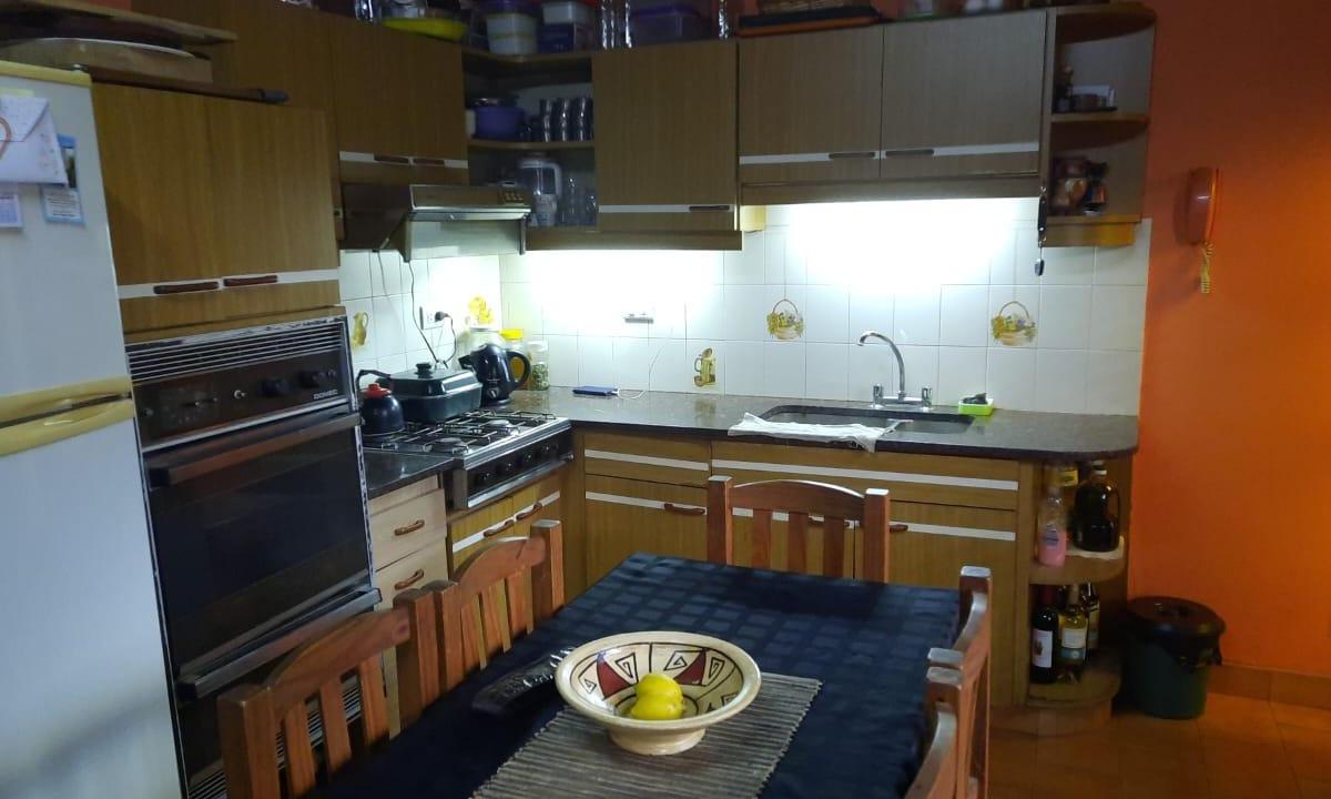 Venta Casa + Departamento Oportunidad de Inversión!. 2