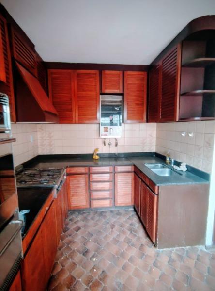 Excelente PH tipo chalet en planta alta. Venta