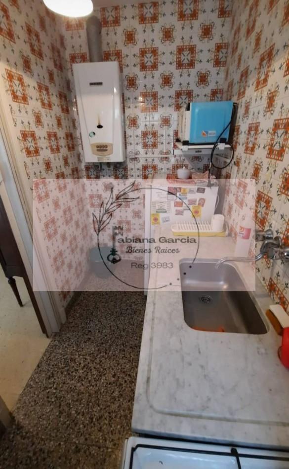 Foto de VENTA!! dos ambientes con balcon zona Plaza Colon, imagen 2