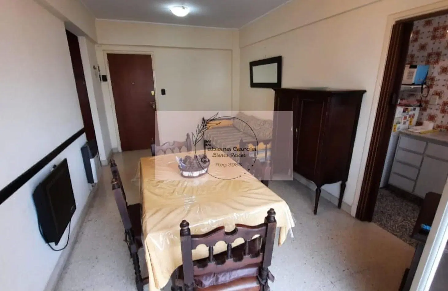 VENTA!! dos ambientes con balcon zona Plaza Colon 4