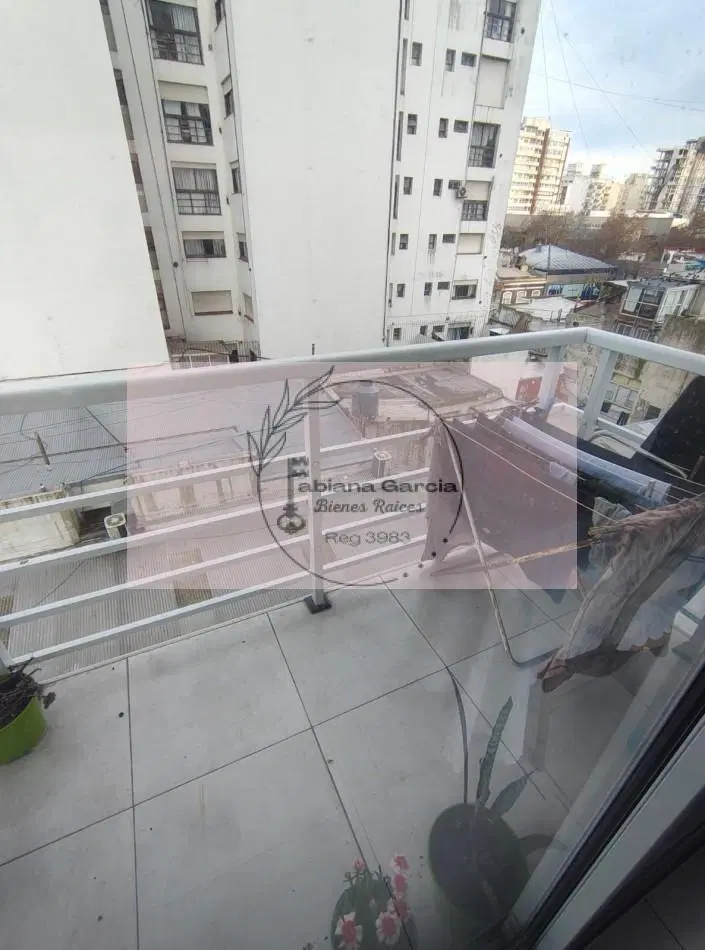VENTA!! moderno y amplio ambiente dividido pleno centro 5