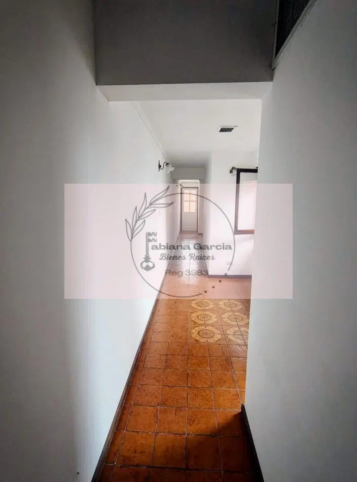 Excelente PH tipo chalet en planta alta. Venta 4