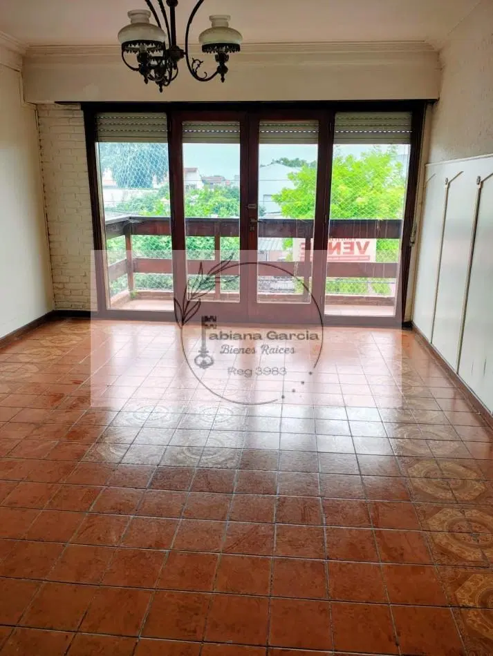 Excelente PH tipo chalet en planta alta. Venta 2