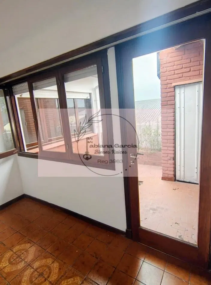 Excelente PH tipo chalet en planta alta. Venta 5
