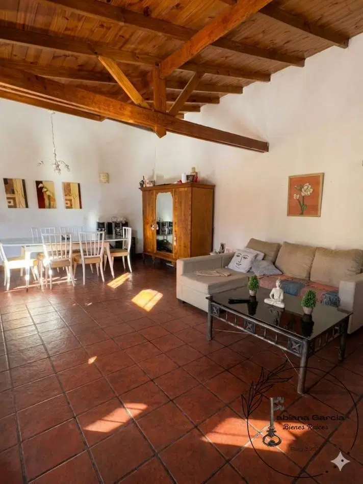 VENTA IMPECABLE CHALET RUSTICO DE 3 AMBIENTES CON GRAN PARQUE - CAISAMAR 5