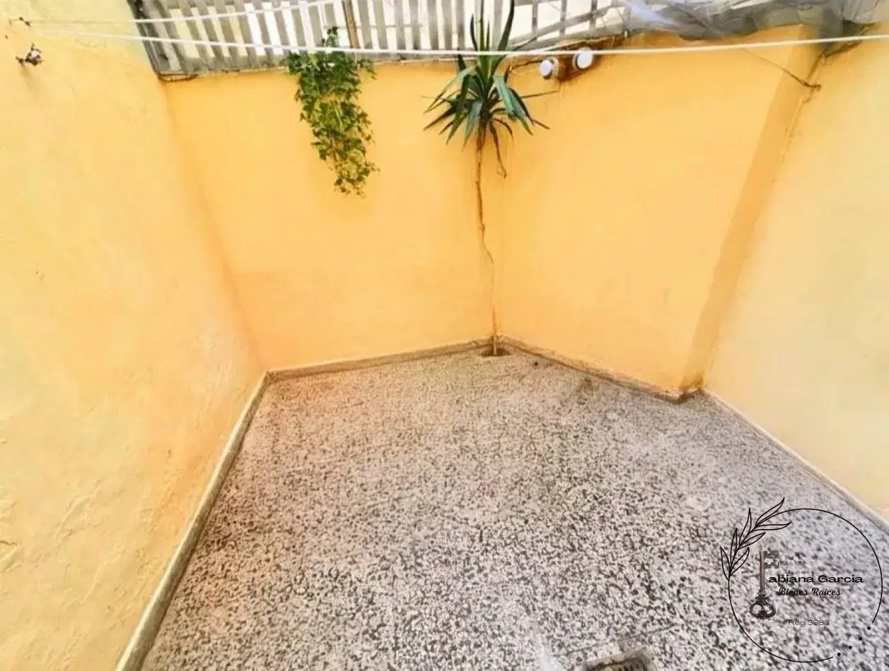 Venta Departamento 2 Amb con Dependencia · A 1 Cuadra del Mar · 5