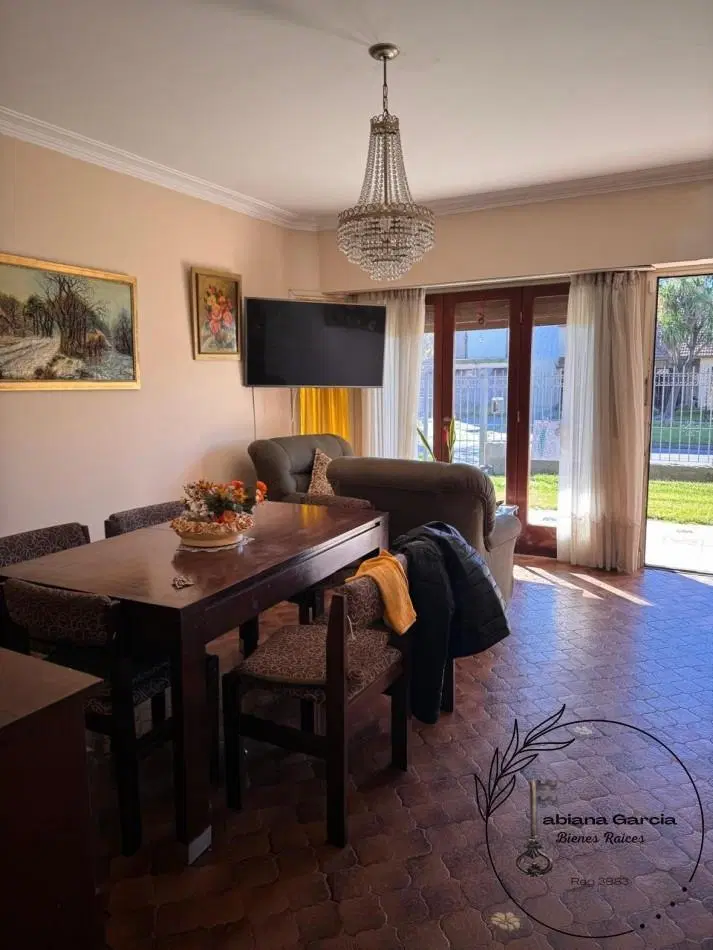 Chalet en Venta - 3 Ambientes + 2 Departamentos + Parque y Garage 5