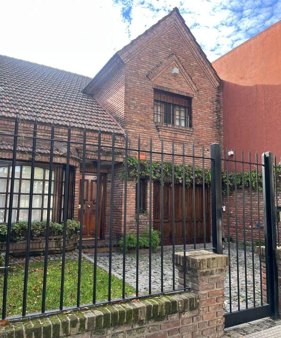 VILLA DEVOTO -EXCELENTE CHALET DE 2 PLANTAS CON PILETA ,QUINCHO Y PARRILLA