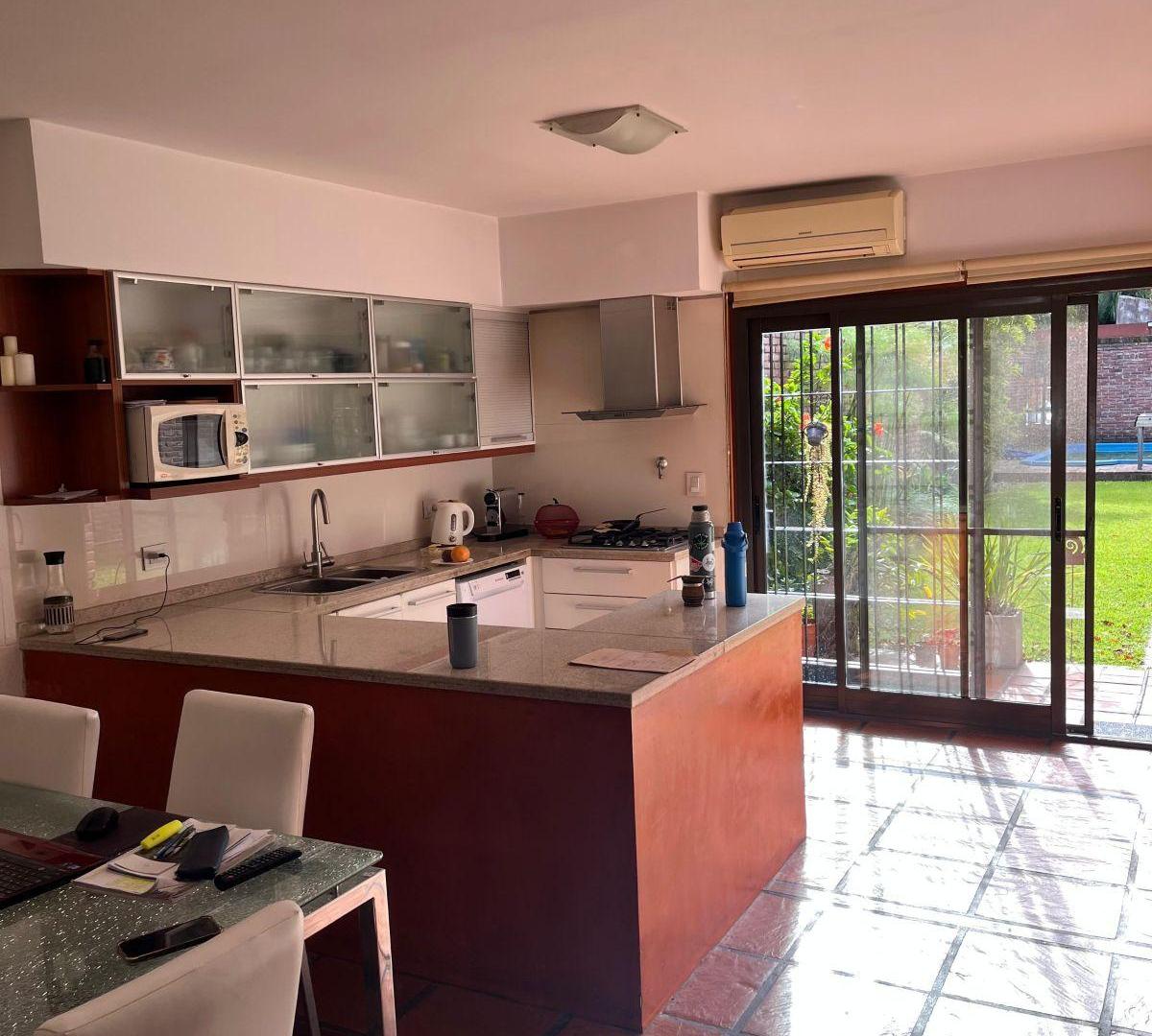 Foto de VILLA DEVOTO -EXCELENTE CHALET DE 2 PLANTAS CON PILETA ,QUINCHO Y, imagen 3