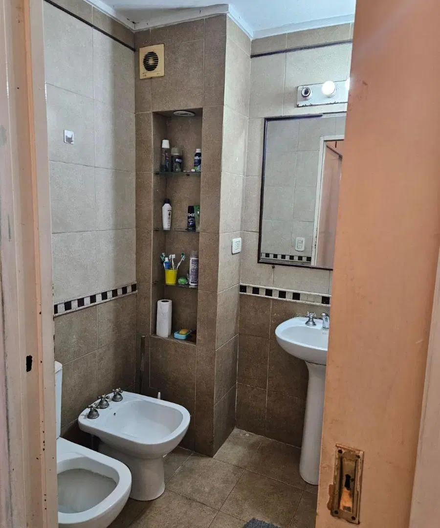 VILLA PUEYRREDON -MONOAMBIENTE DIVISIBLE APTO PROFESIONAL PLANTA BAJA TERRAZA CON PARRILLA. 2