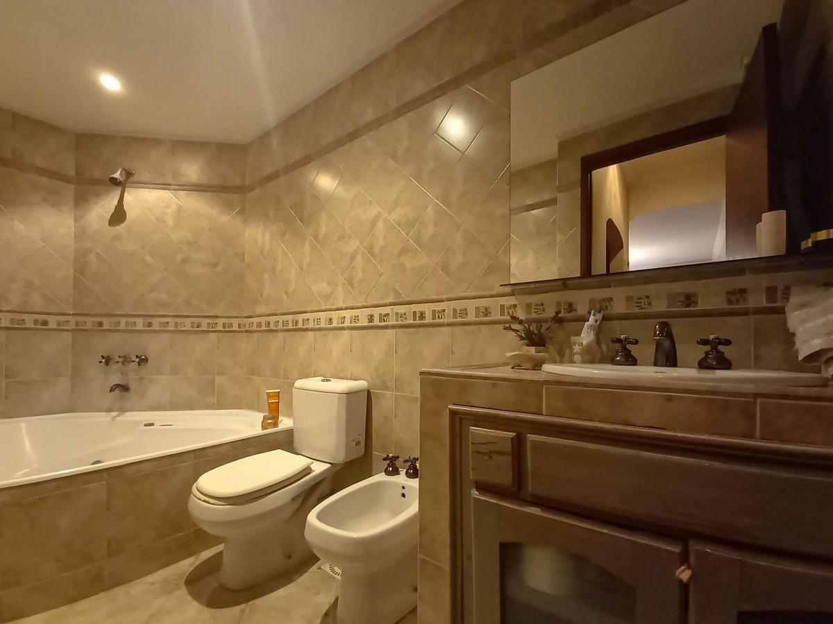 Casa 4 ambientes 3 dormitorios con pileta Castelar