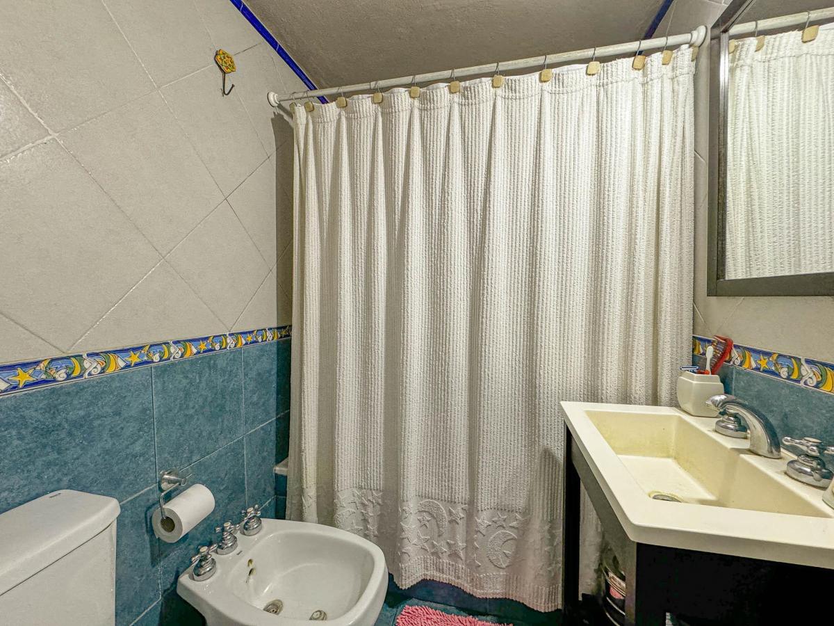 Foto de Casa de 5 ambientes 3 dormitorios suite escritorio oficina pileta en, imagen 4
