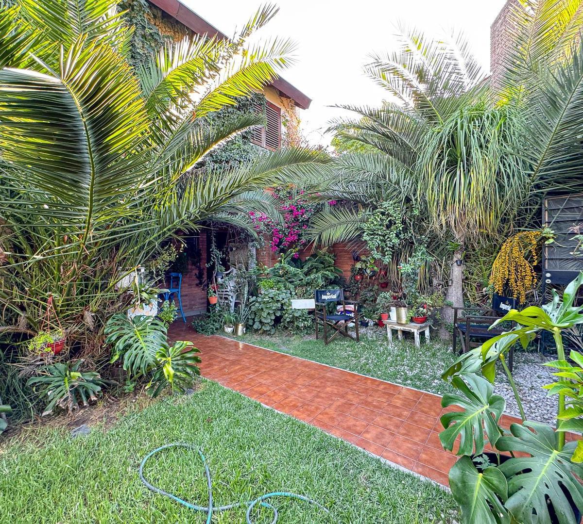 Casa 4 ambientes con jardin en Castelar