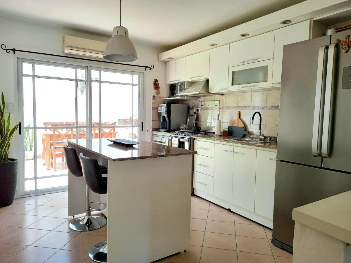 Casa 4 Ambientes con Pileta en Castelar 3