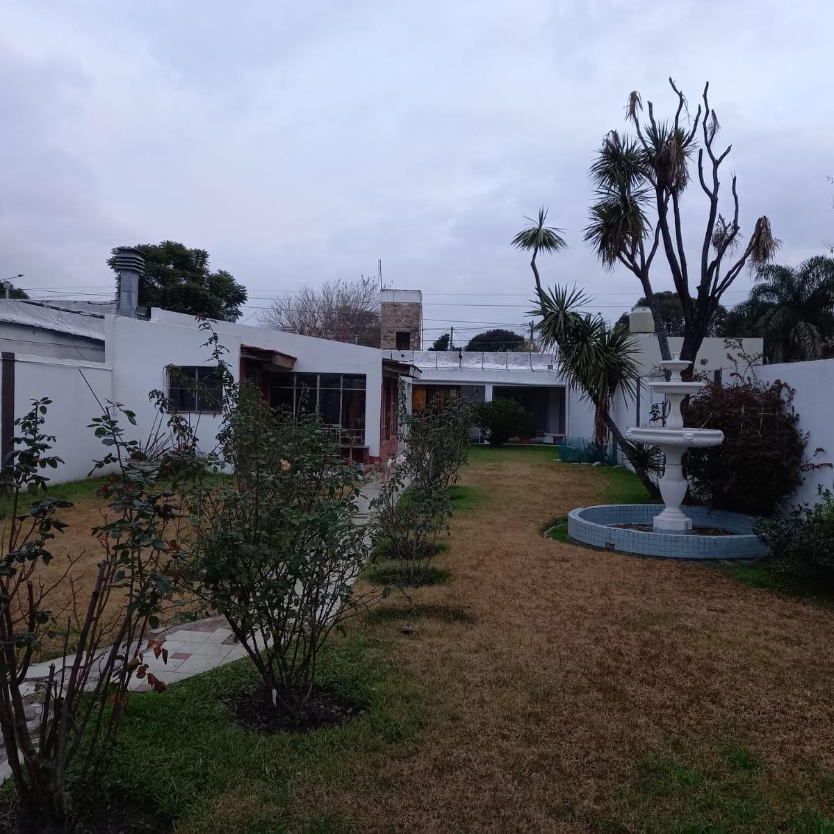 Casa de 3 Ambientes con Jardín en Castelar 2