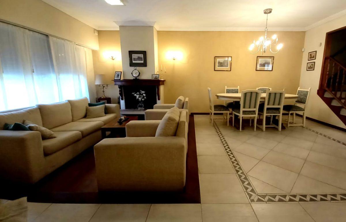 Foto de Casa 4 ambientes con pileta en Castelar, imagen 3