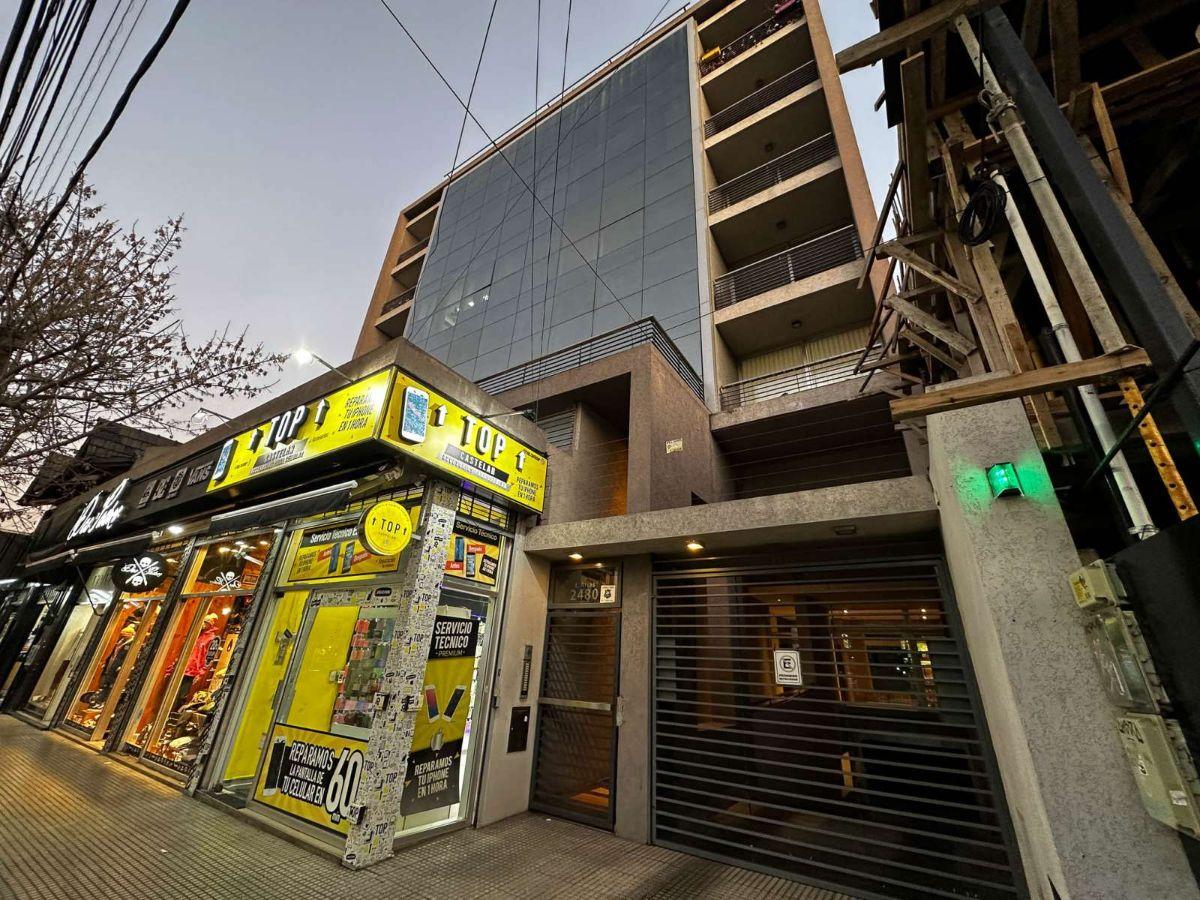 Monoambiente con cochera apto profesional en Castelar