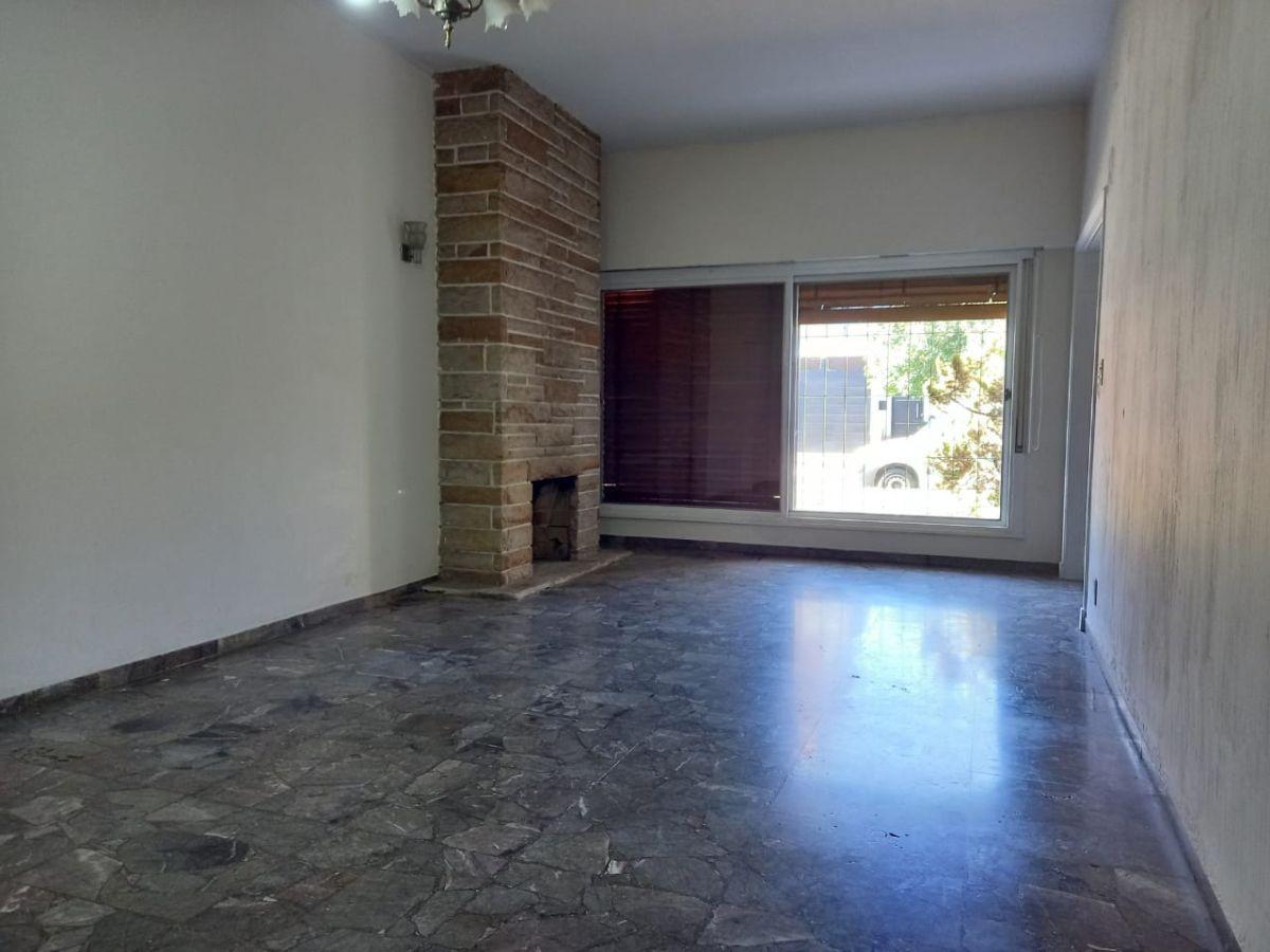 Foto de Casa 5 ambientes en Castelar, imagen 1
