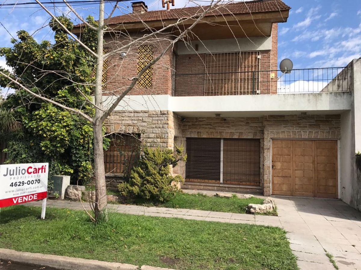 Casa 5 ambientes en Castelar