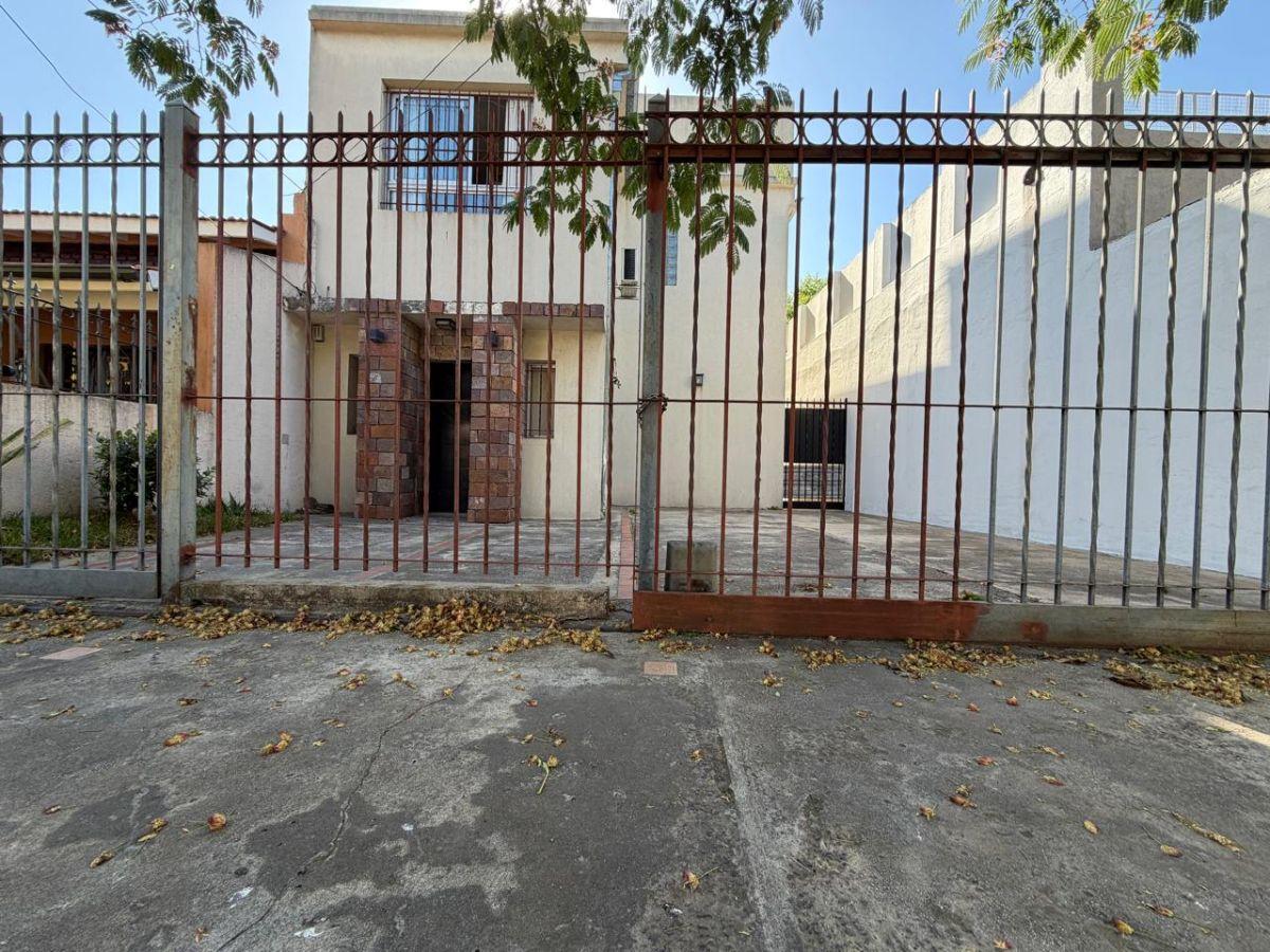 Casa 5 ambientes con jardin en Castelar