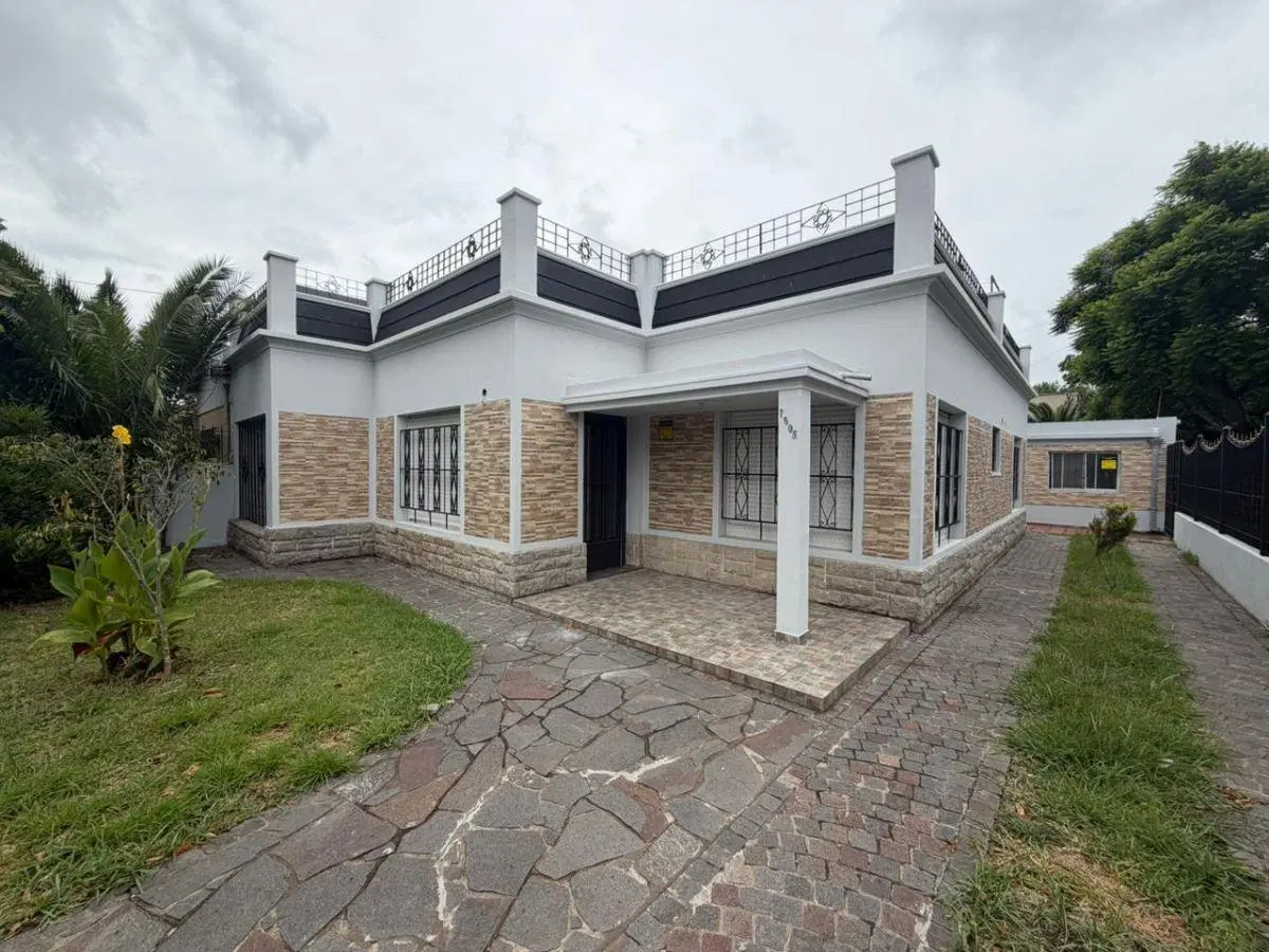 Venta casa 5 ambientes en Castelar 1