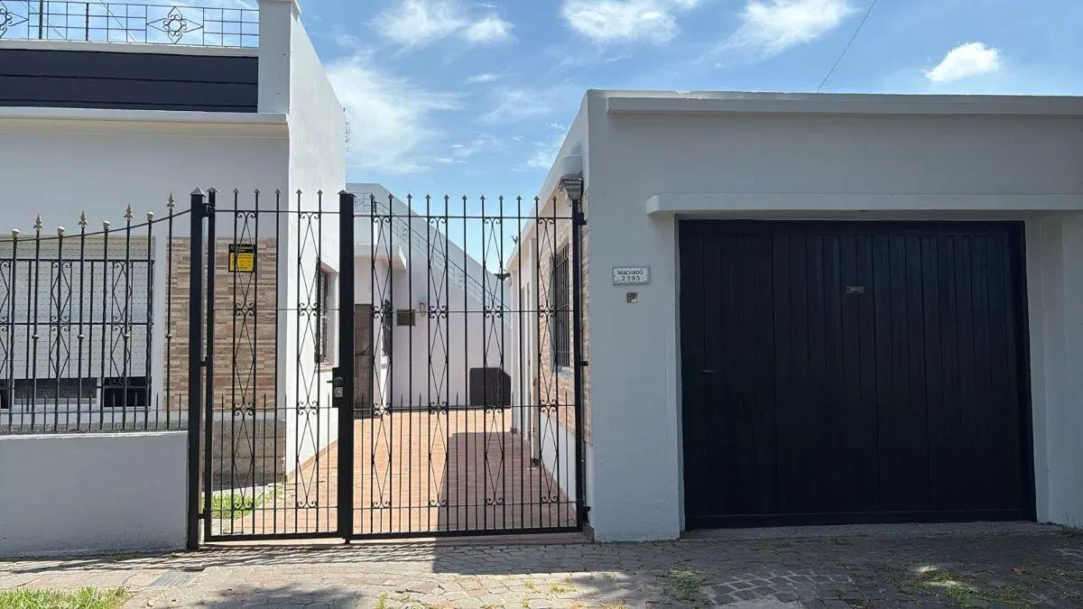 Alquiler comercial casa 5 ambientes en Castelar 1