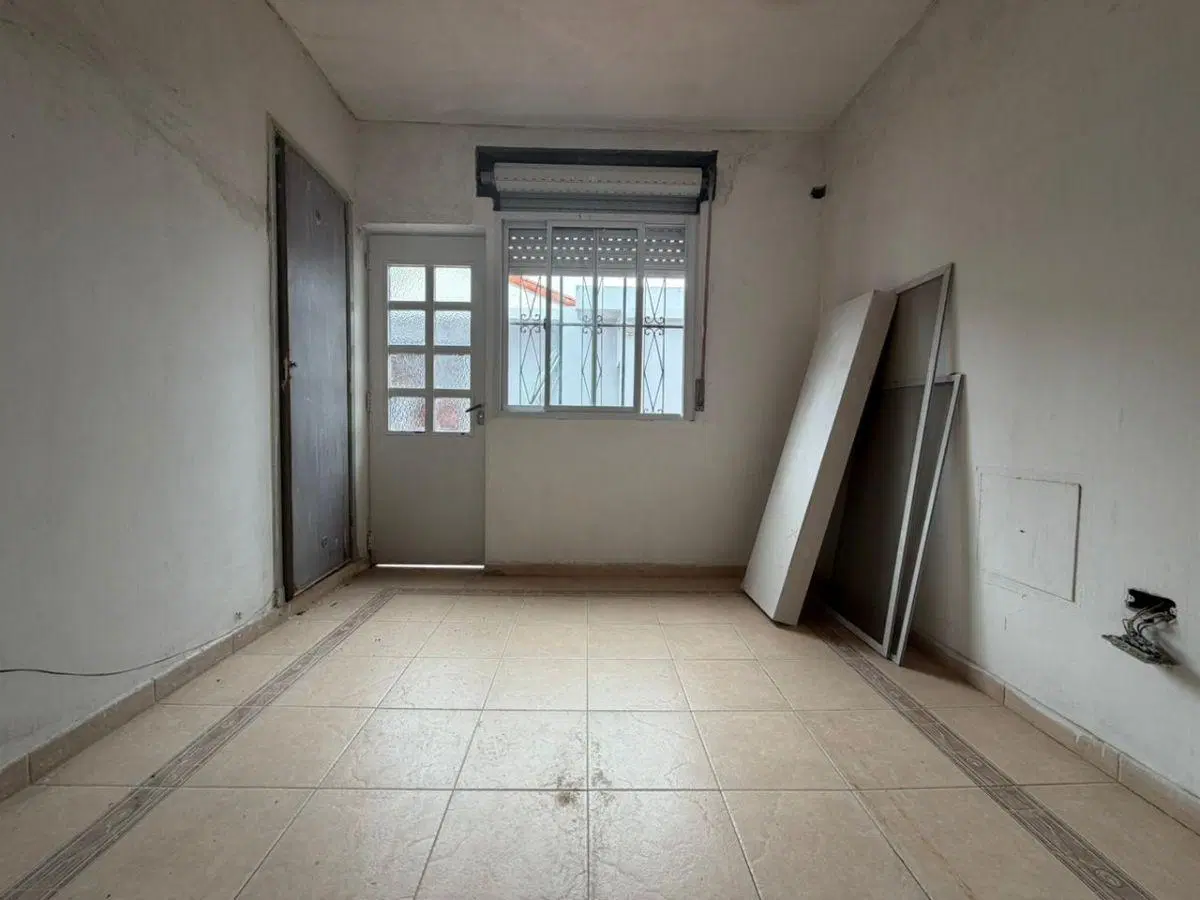 Alquiler comercial casa 5 ambientes en Castelar 2