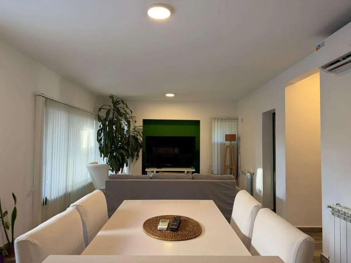 Departamento 4 ambientes con jardin y cochera en Ituzaingó 1