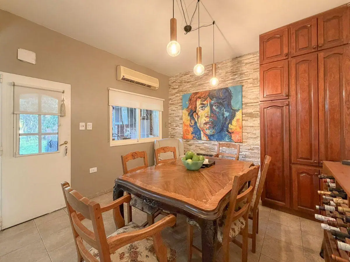 Casa 5 ambientes con pileta en Castelar 4
