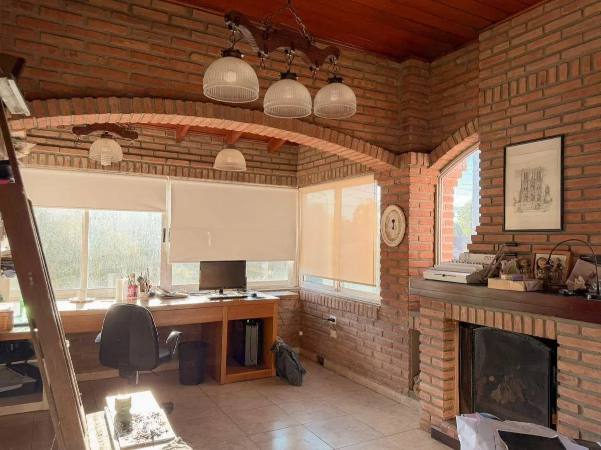 Casa 5 ambientes con pileta en Castelar 5