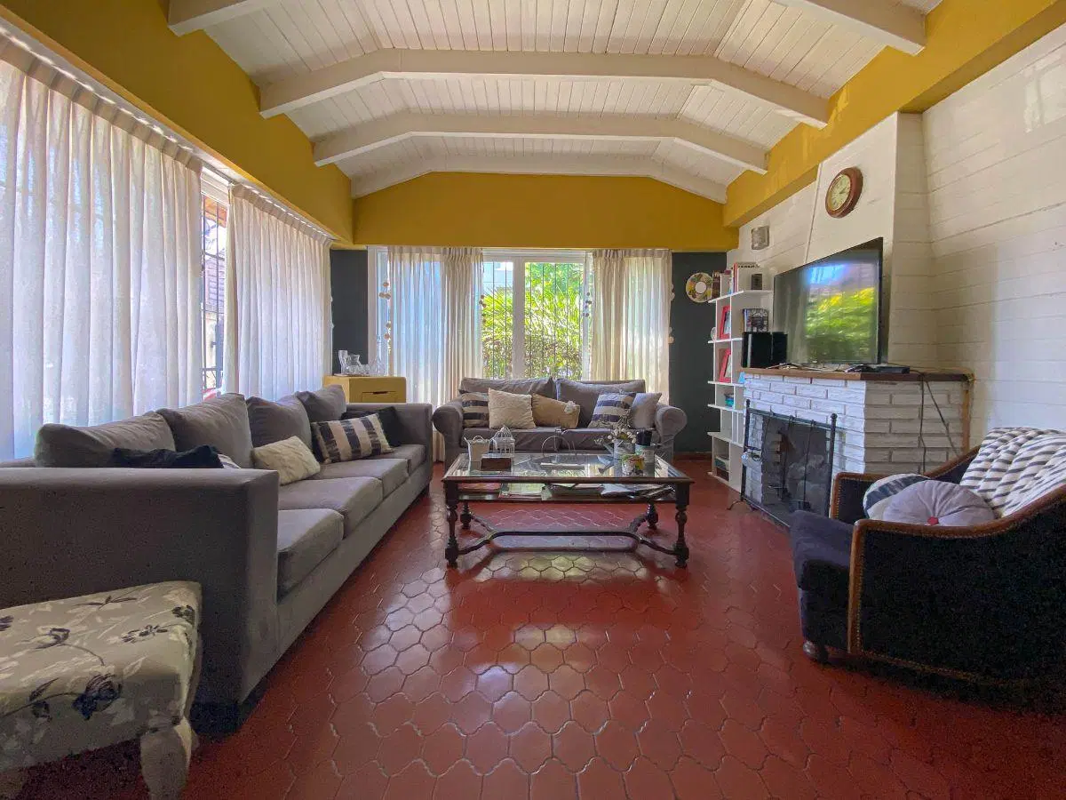 Casa 4 ambientes con pileta en Castelar 4