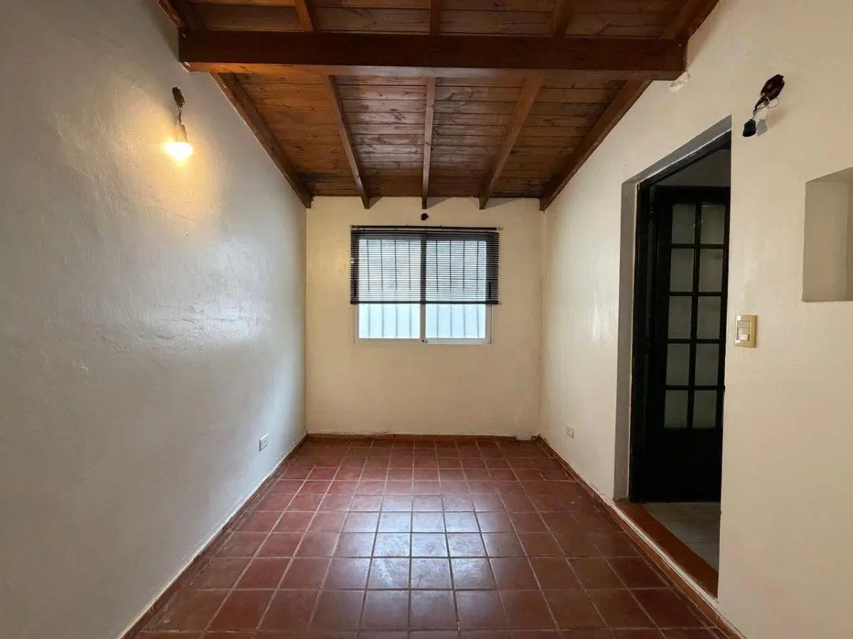 Casa 4 ambientes en Castelar 8