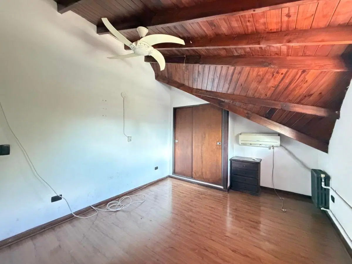 Casa 4 ambientes con jardin en Ituzaingó 5