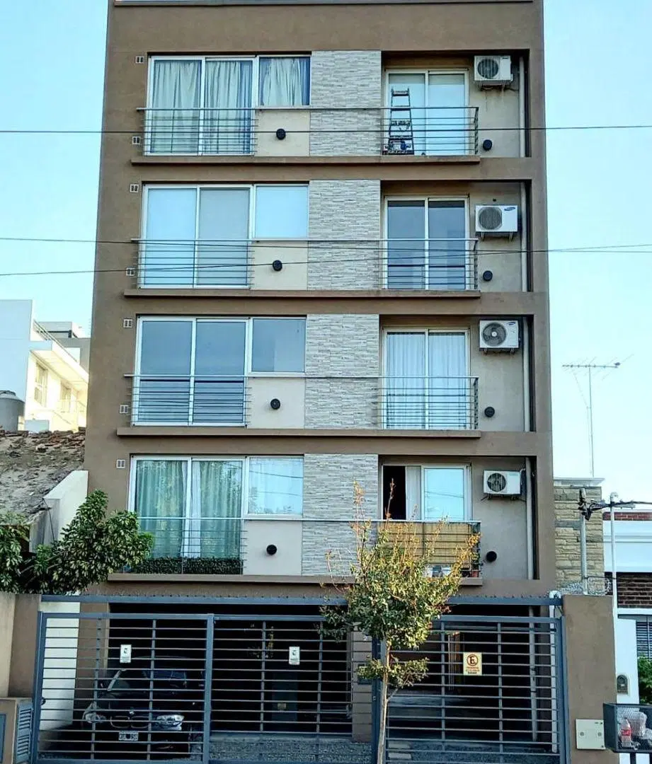Departamento 2 ambientes con cochera en Castelar 1