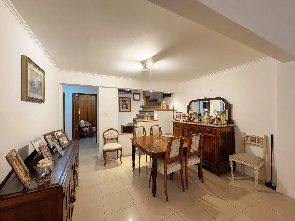 Casa 5 ambientes con pileta en Castelar 2