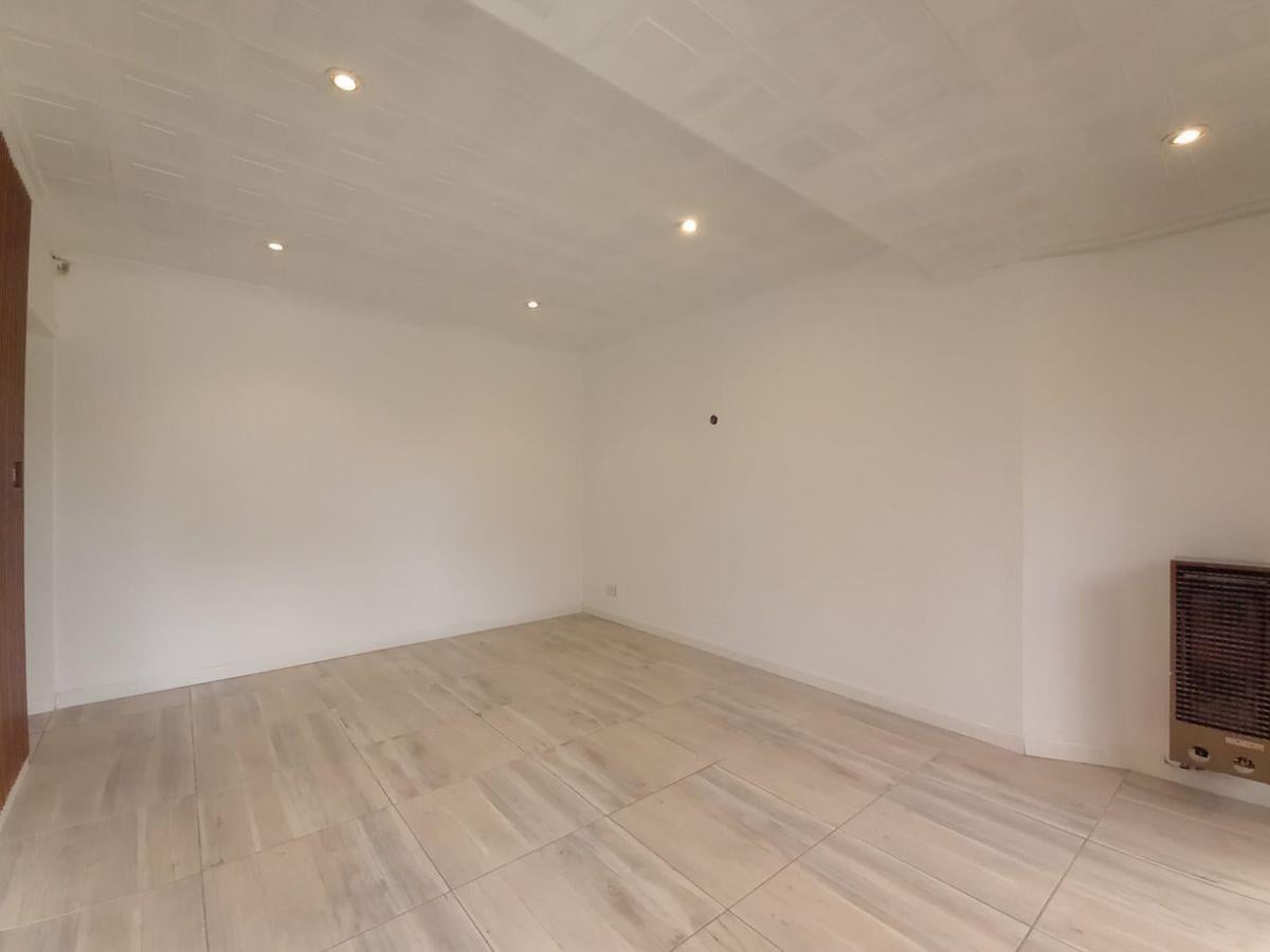 Foto de Casa 3 ambientes con pileta en Castelar, imagen 4