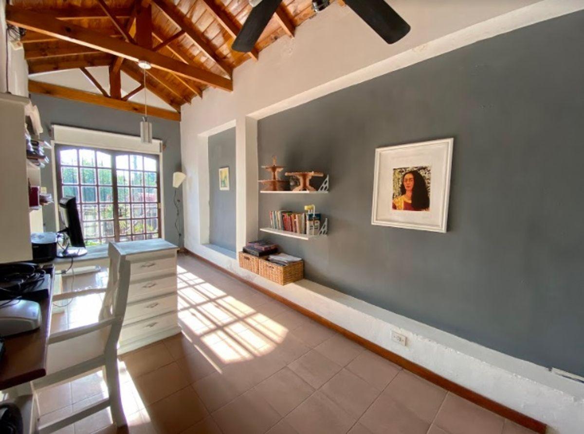 Foto de Casa 5 ambientes con pileta en Castelar, imagen 4