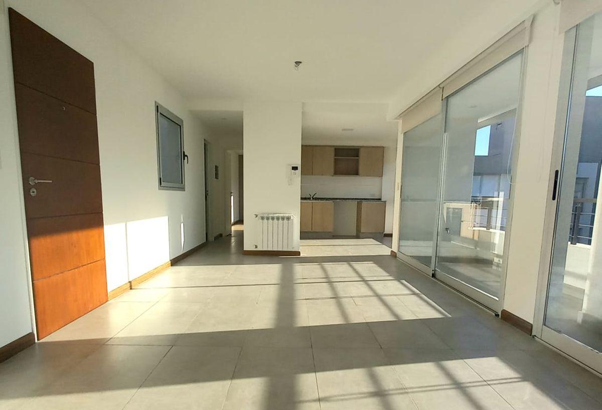 Foto de Departamento 5 ambientes con pileta en Castelar, imagen 1