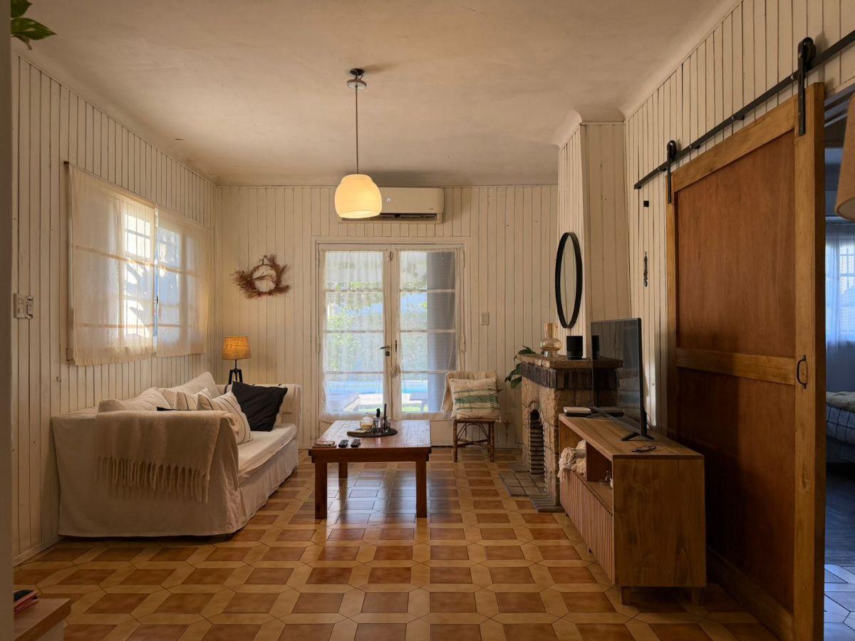 Foto de Casa 4 ambientes con pileta en Castelar, imagen 4