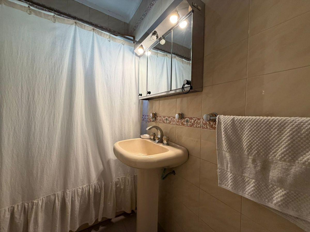 Foto de Casa 4 ambientes con pileta en Castelar, imagen 3