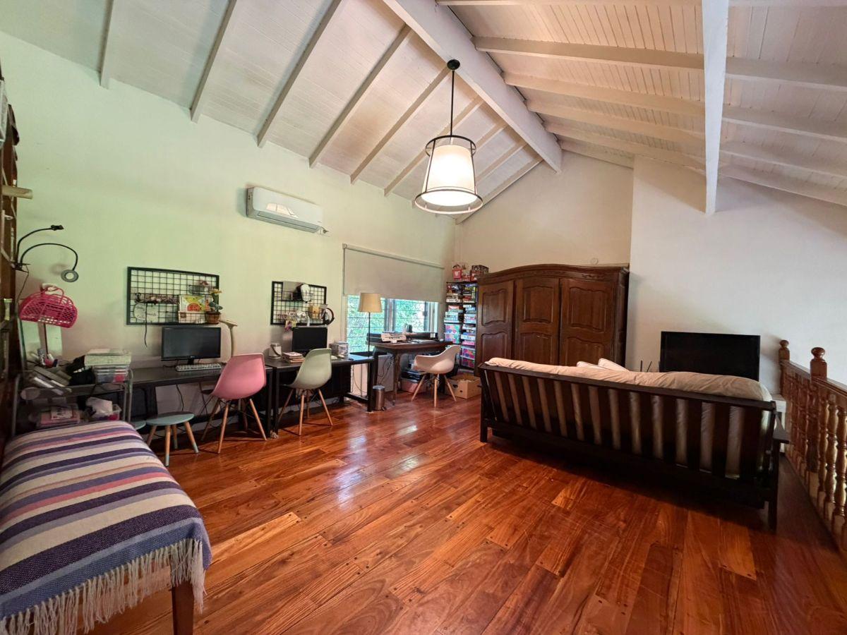 Foto de Casa 4 ambientes con pileta en Parque Leloir, imagen 5