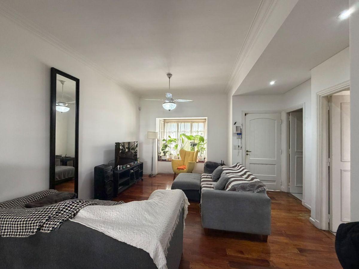 Foto de Alquiler casa 5 ambientes con pileta en Castelar, imagen 4