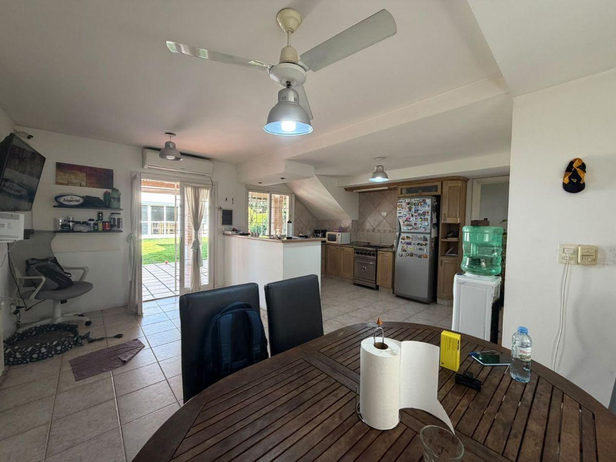 Foto de Alquiler casa 5 ambientes con pileta en Castelar, imagen 5