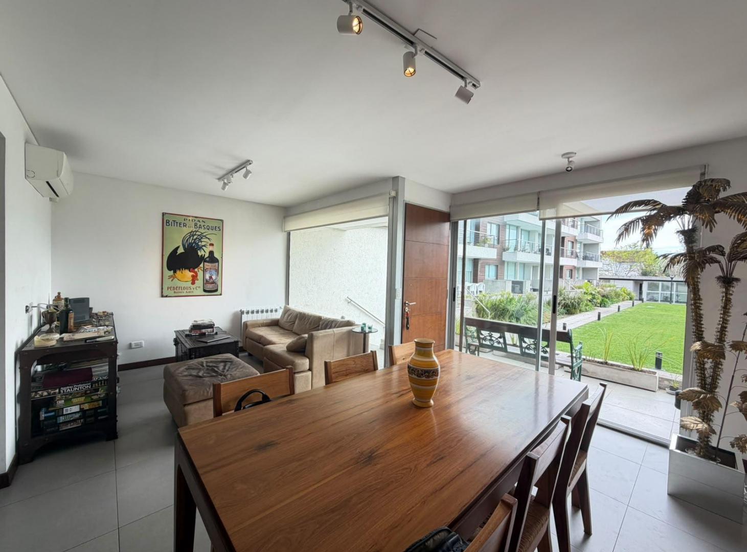 Foto de Dúplex / Tríplex en venta - Pontevedra 80 Las Fresias esq Paysandu, imagen 2