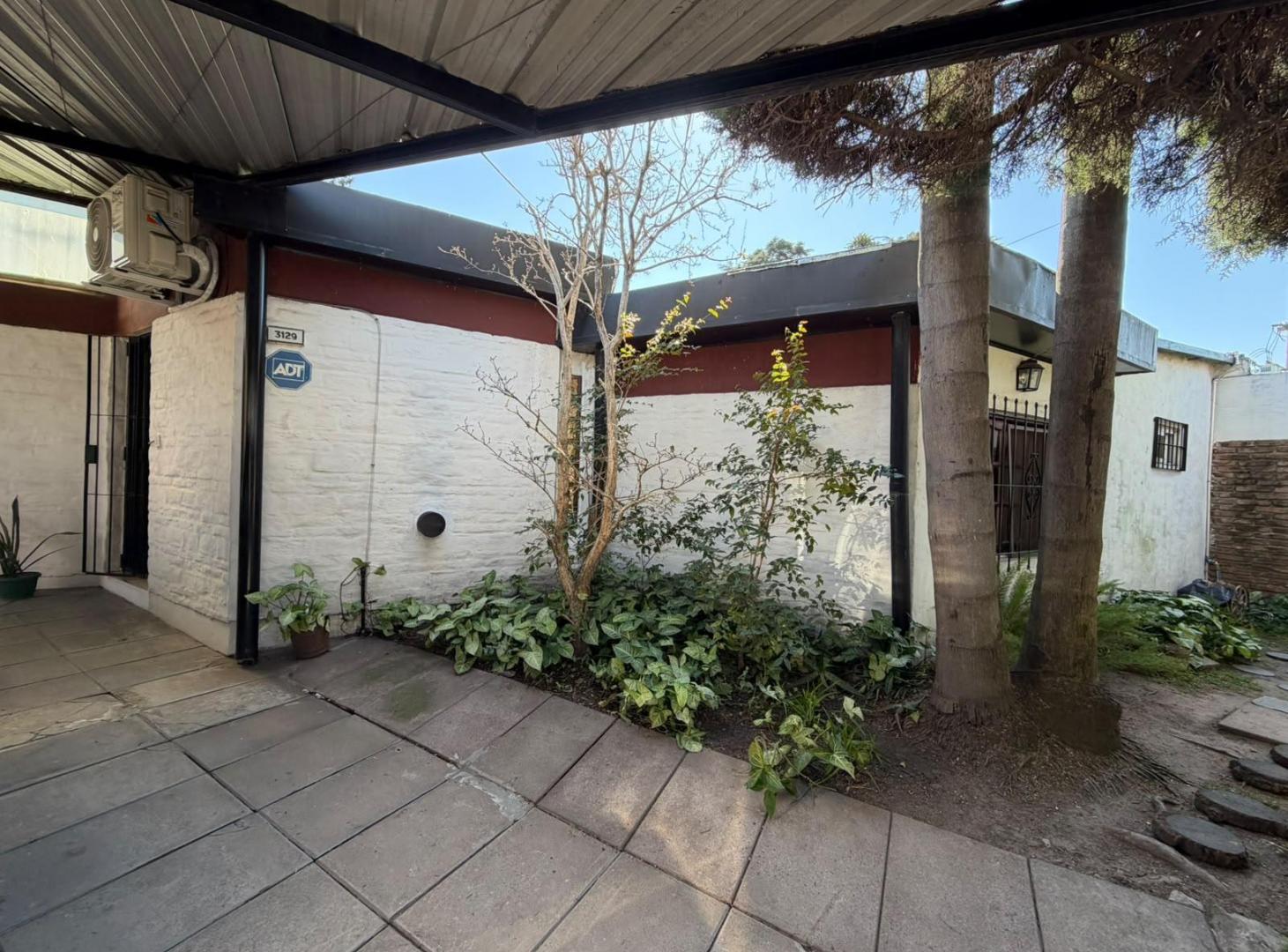 Foto de Casa en venta - Curuchet 3129, CASTELAR NORTE, imagen 1