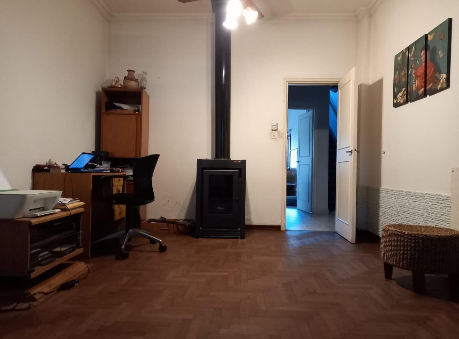 Foto de Venta Casa 6 Ambientes 5 Dormitorios Con Pileta En Castelar, imagen 2