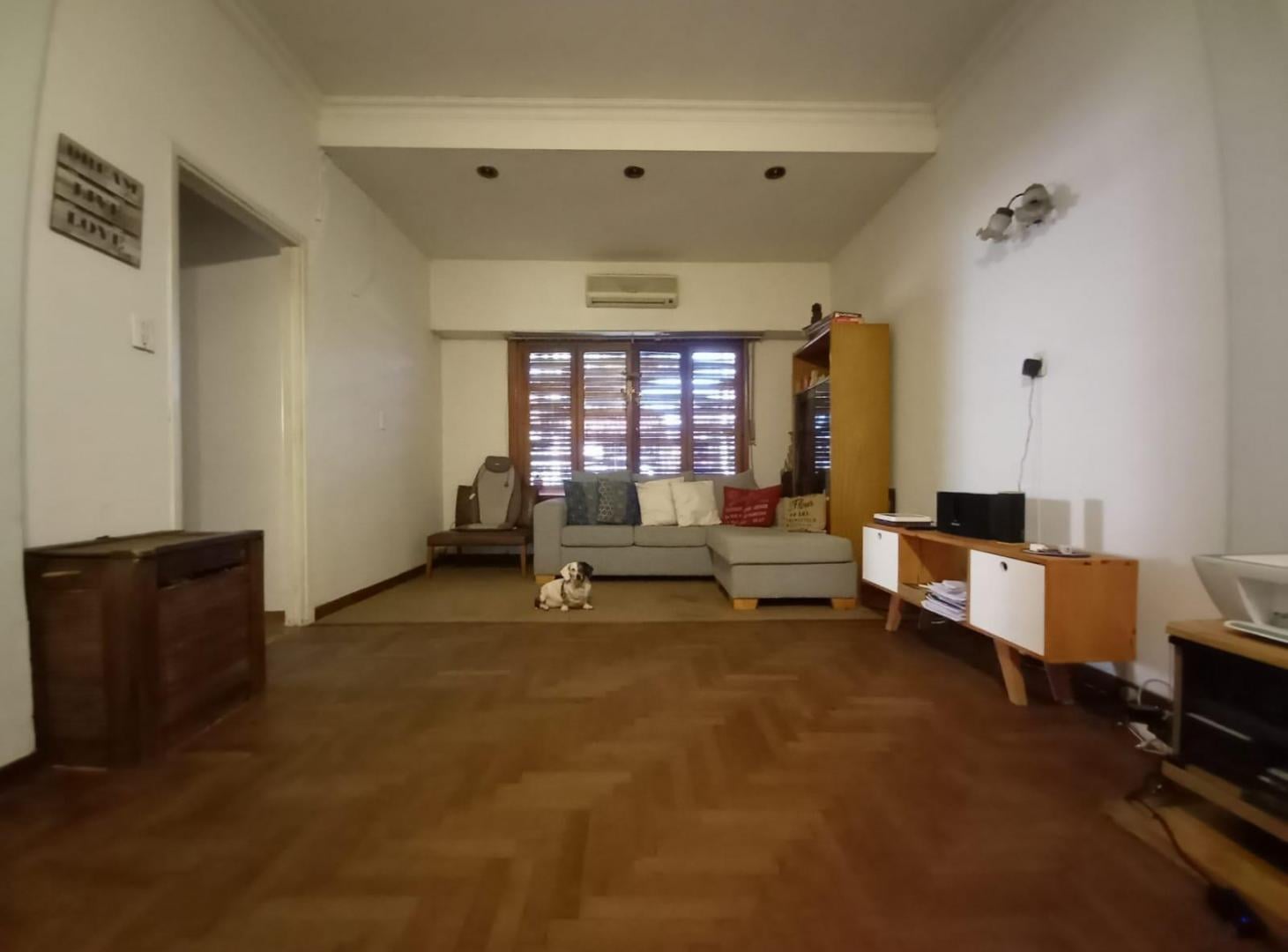 Foto de Venta Casa 6 Ambientes 5 Dormitorios Con Pileta En Castelar, imagen 4