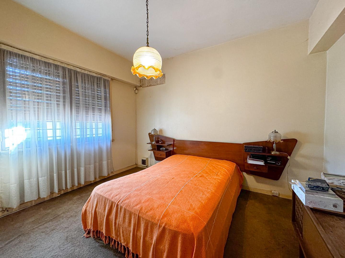 Foto de Casa en venta - ARREDONDO 2761 E/ITALIA Y ESPAÑA, CASTELAR NORTE, imagen 4