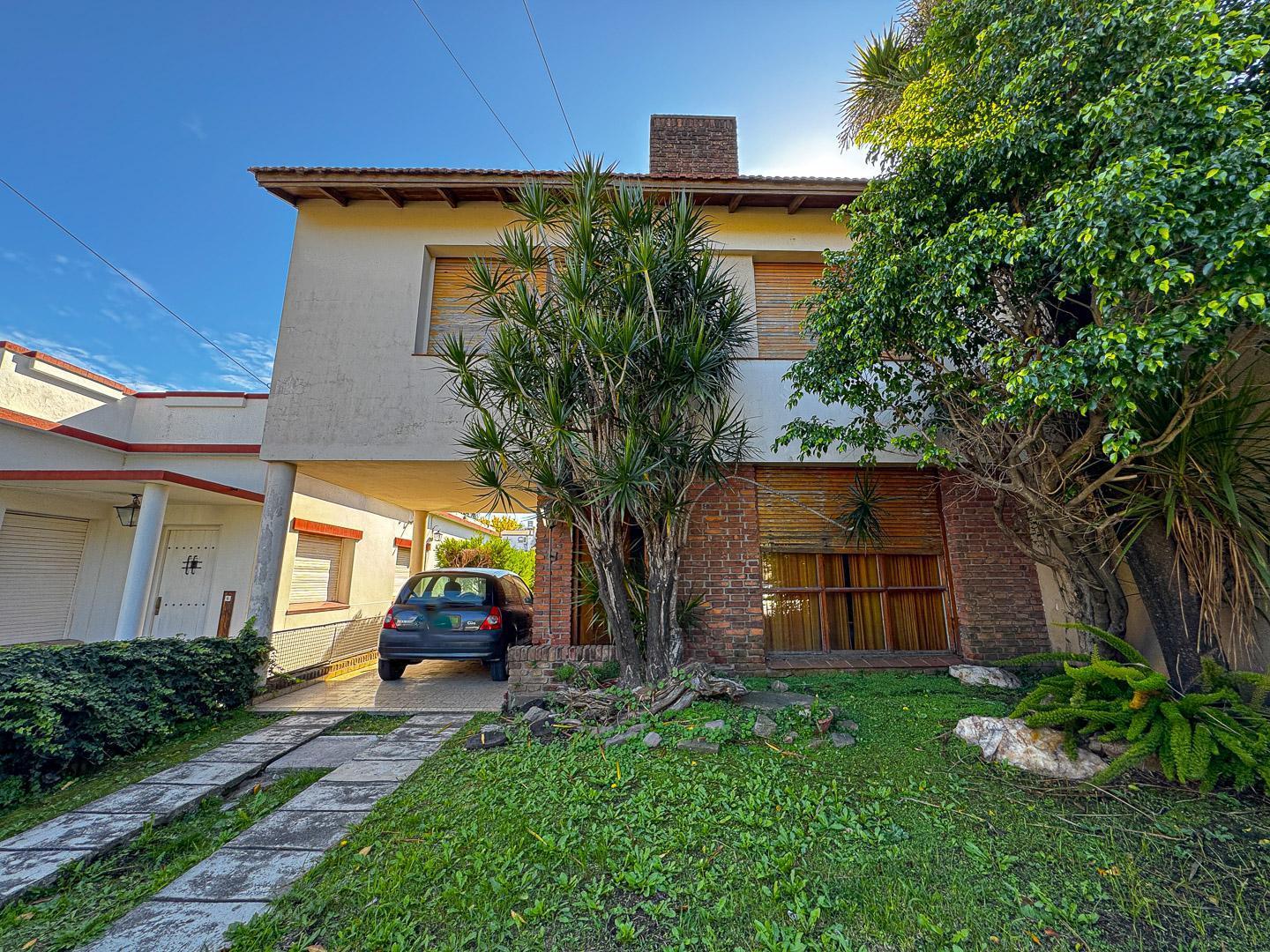 Foto de Casa en venta - ARREDONDO 2761 E/ITALIA Y ESPAÑA, CASTELAR NORTE, imagen 2